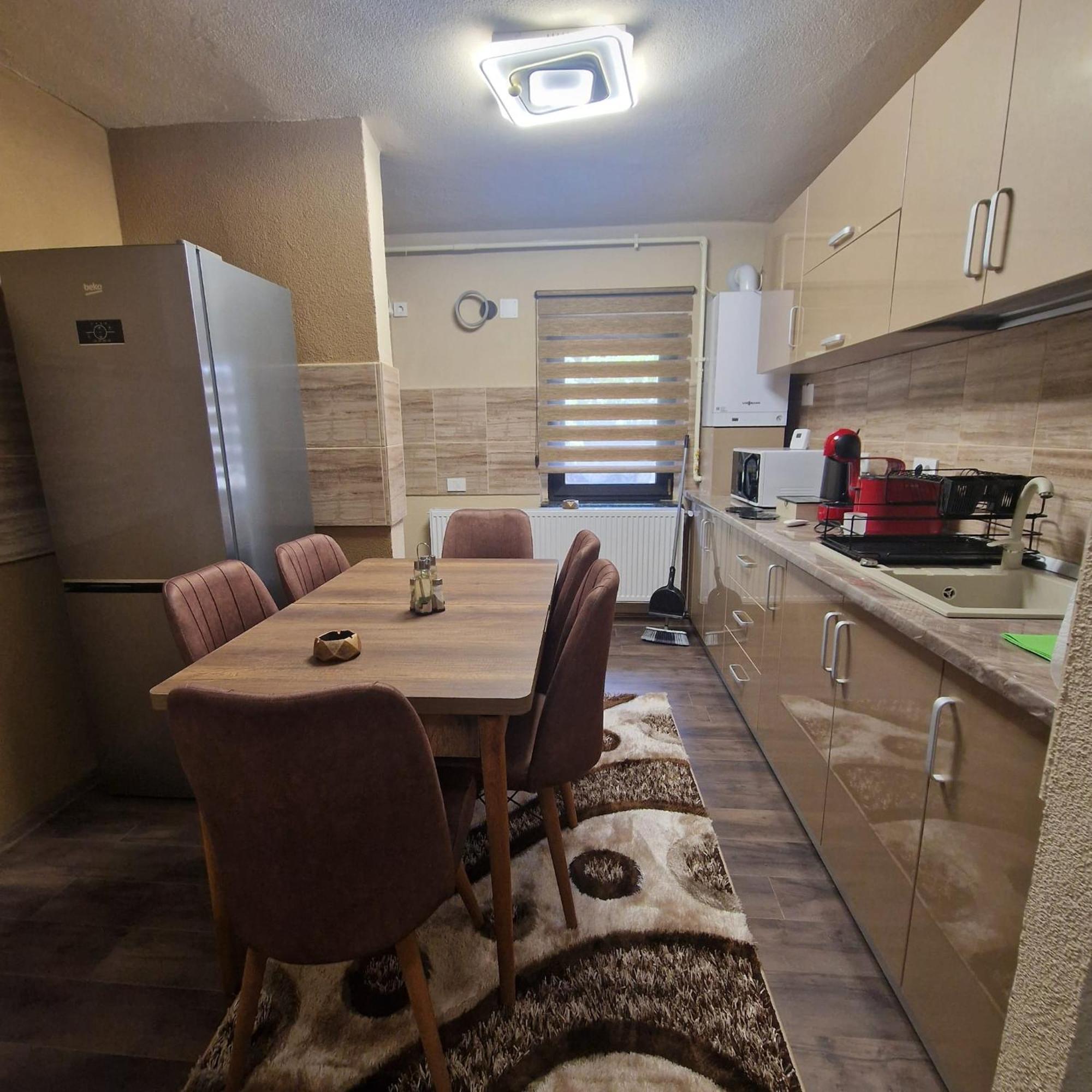Apartament Iulius 3 Manastire Curtea de Argeş Eksteriør bilde